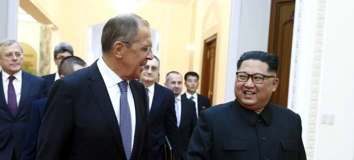 Ο Λαβρόφ προσκάλεσε τον Κιμ Γιονγκ Ουν να επισκεφθεί τη Μόσχα